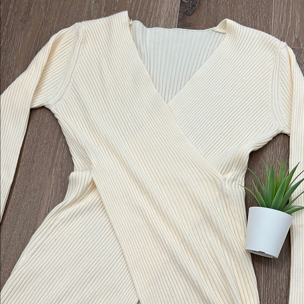 Cream Ribbed V-Neck Sweater - Picture 2 of 3